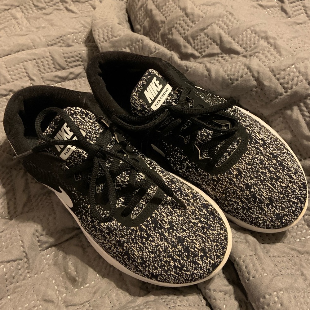 Nike flex shoes